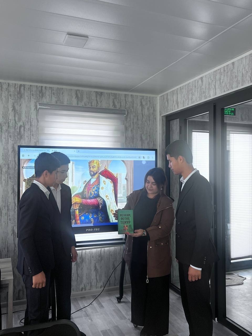 “Amir Temur adolat va tartib ramzi” mavzusida davra suhbati tashkil etildi.